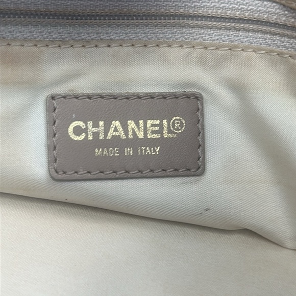 Chanel Travel Line tote in Khaki - Picture 12 of 16